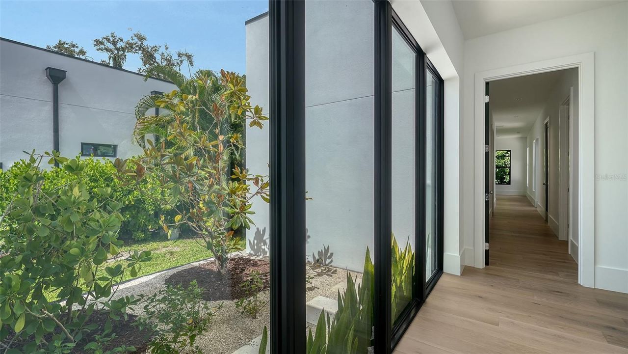 1429 N Lake Shore Drive, Sarasota, FL 34231 Photo