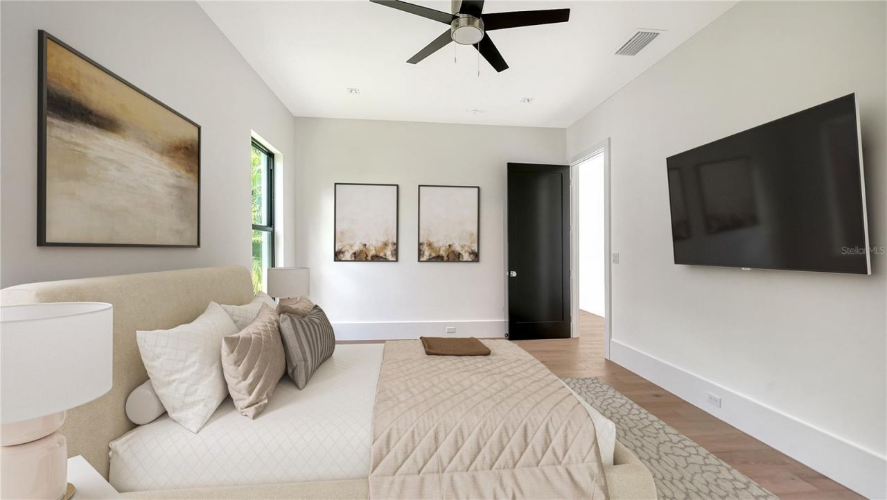 1429 N Lake Shore Drive, Sarasota, FL 34231 Photo