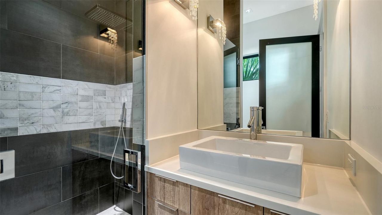 1429 N Lake Shore Drive, Sarasota, FL 34231 Photo