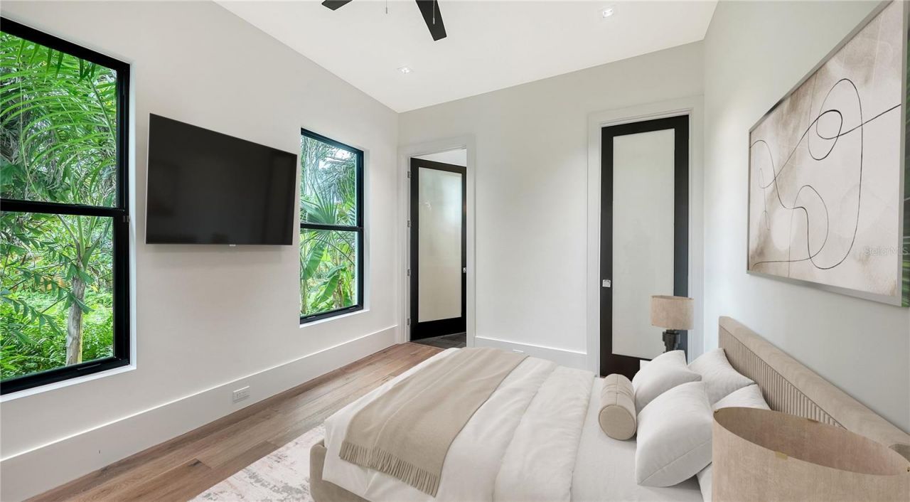 1429 N Lake Shore Drive, Sarasota, FL 34231 Photo