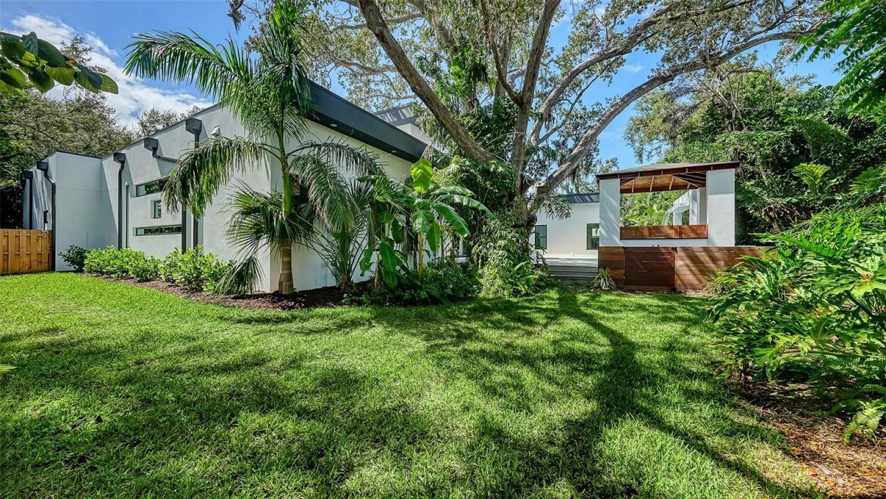 1429 N Lake Shore Drive, Sarasota, FL 34231 Photo