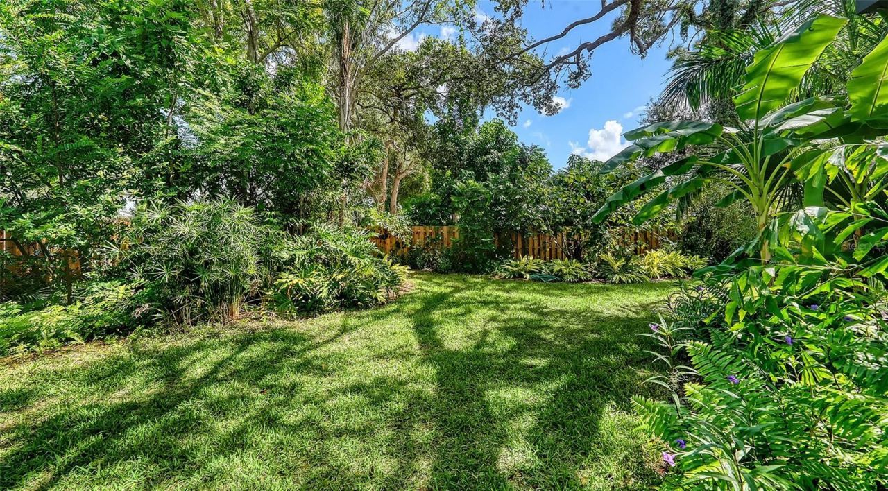 1429 N Lake Shore Drive, Sarasota, FL 34231 Photo