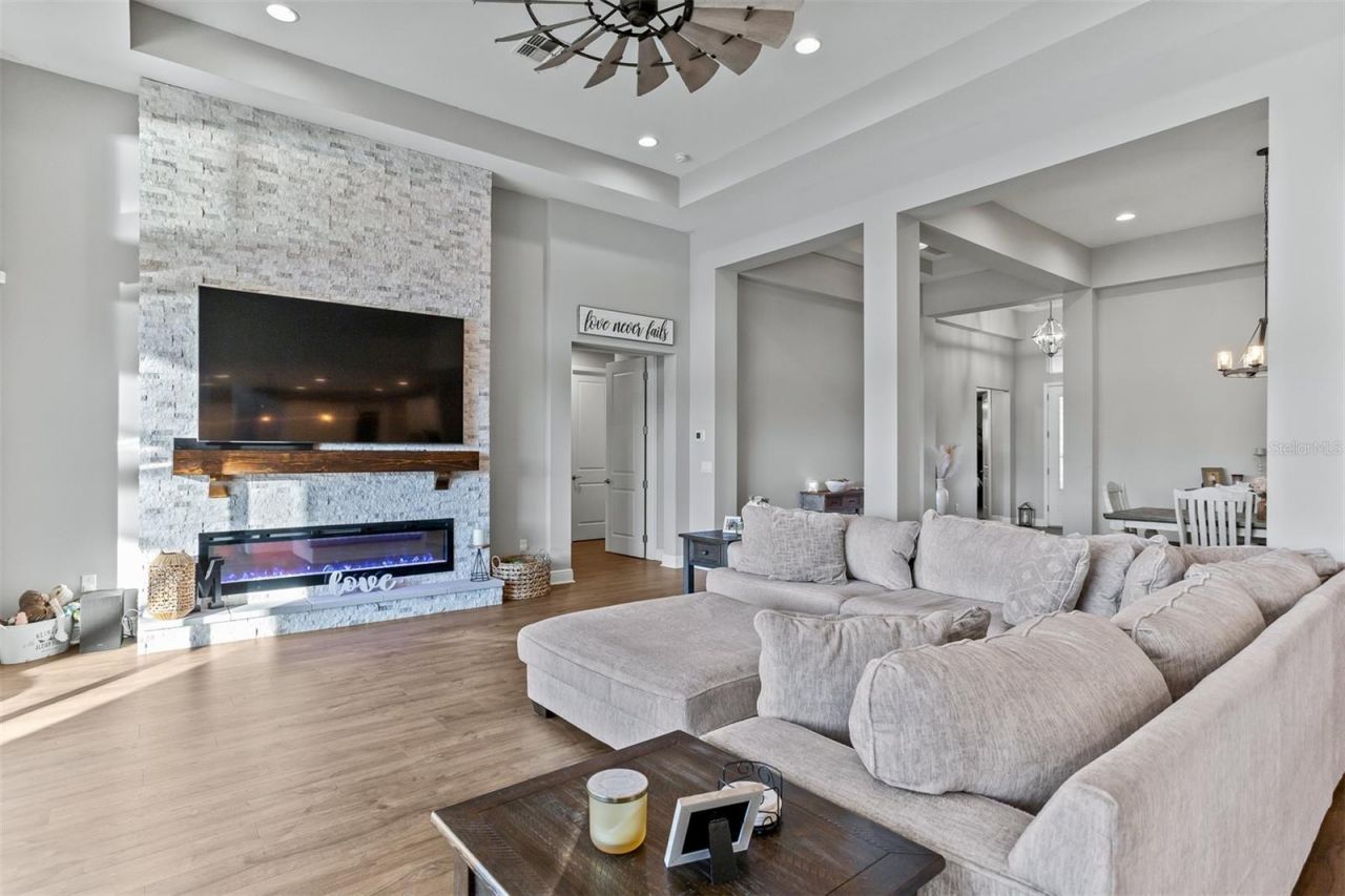 33164 Kateland Drive, Wesley Chapel, FL 33545 Photo