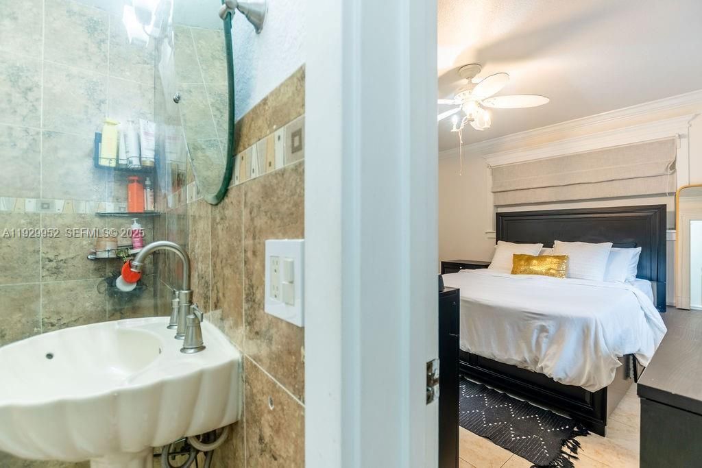 6541 Lake Como Ter, Miami Lakes, FL 33014 Photo