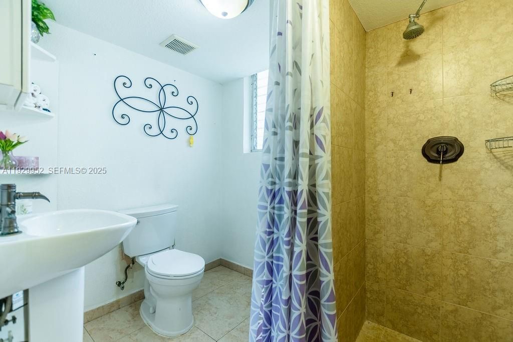 6541 Lake Como Ter, Miami Lakes, FL 33014 Photo