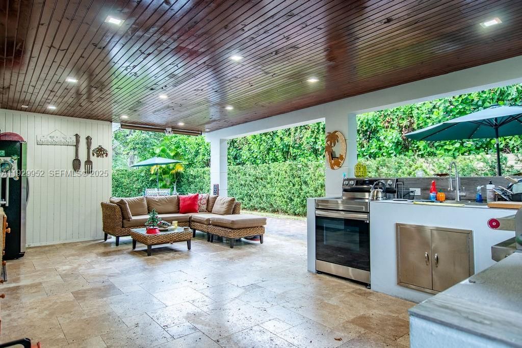 6541 Lake Como Ter, Miami Lakes, FL 33014 Photo