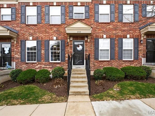 208 Candice Way, St Peters, MO 63376