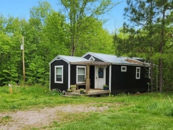 2205 Pine Ridge Ln, Adamsville, TN 38310