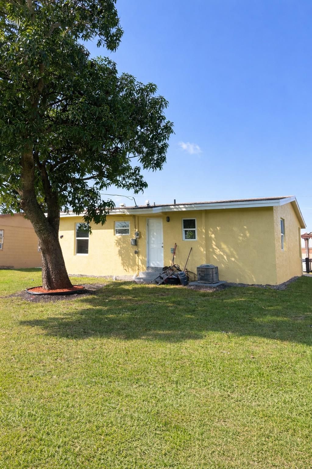 561 SW 14th St, Belle Glade, FL 33430 Photo