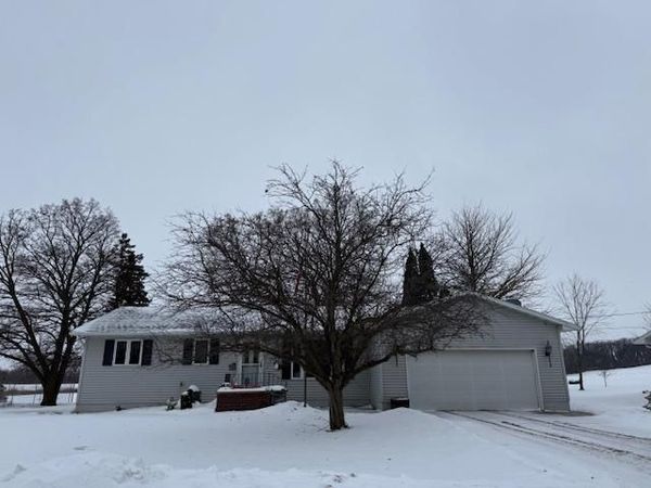 203 8th Avenue W, Ellendale, MN 56026