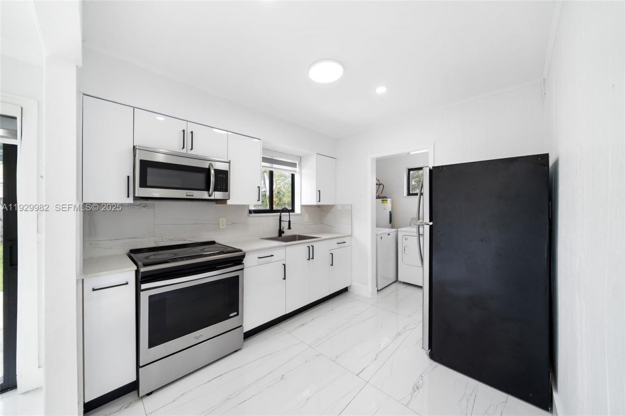 2401 SW 45th Ave, Fort Lauderdale, FL 33317 Photo