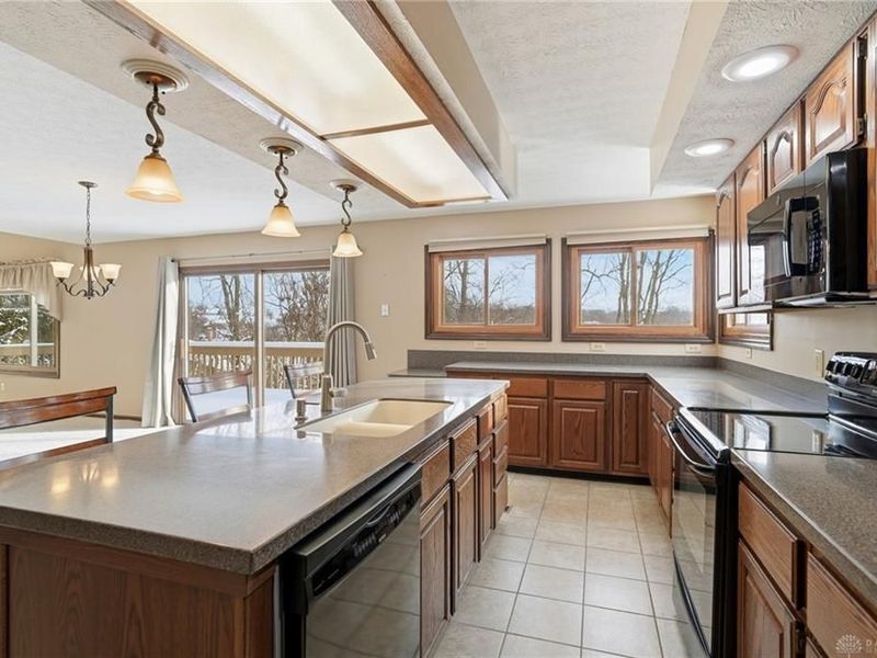 7128 Hartcrest Lane, Dayton, OH 45459 Photo 11