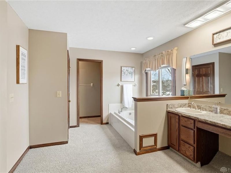 7128 Hartcrest Lane, Dayton, OH 45459 Photo 24