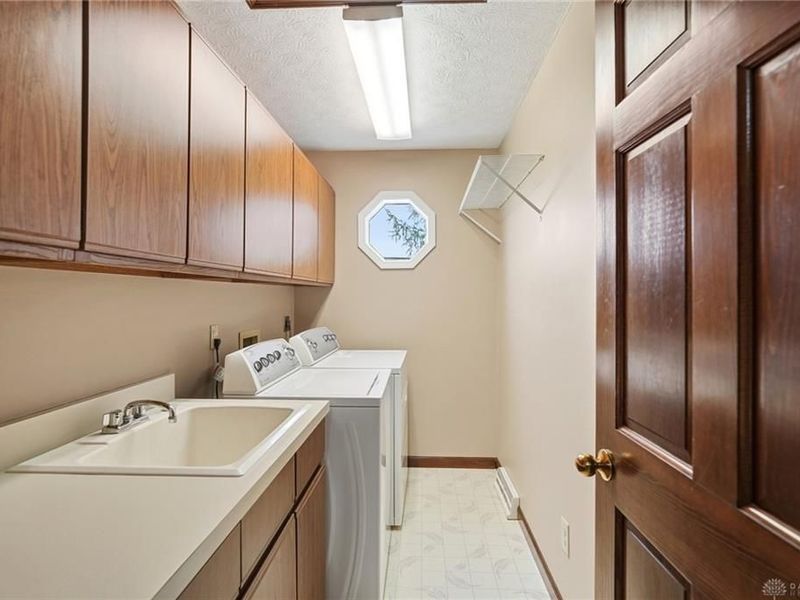 7128 Hartcrest Lane, Dayton, OH 45459 Photo 32