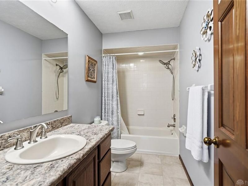 7128 Hartcrest Lane, Dayton, OH 45459 Photo 33