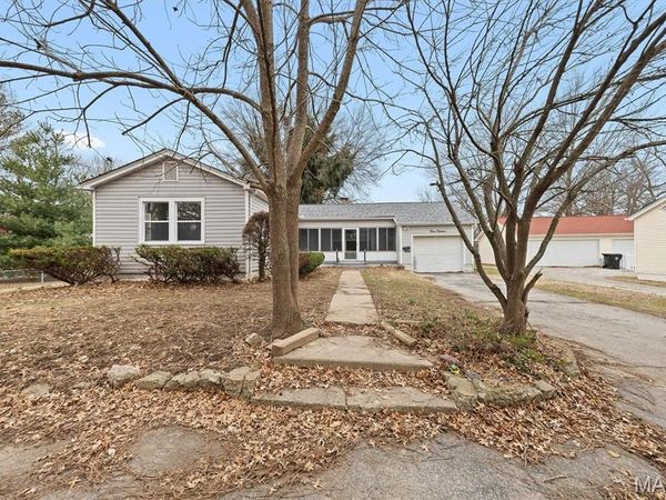 915 N 17th Street, Belleville, IL 62226