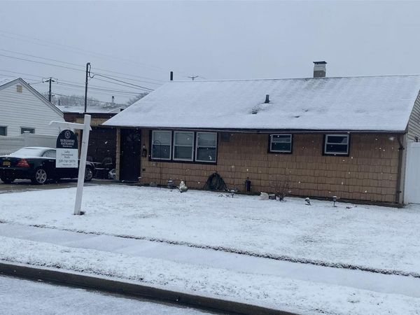 12 E Millpage Drive, Bethpage, NY 11714