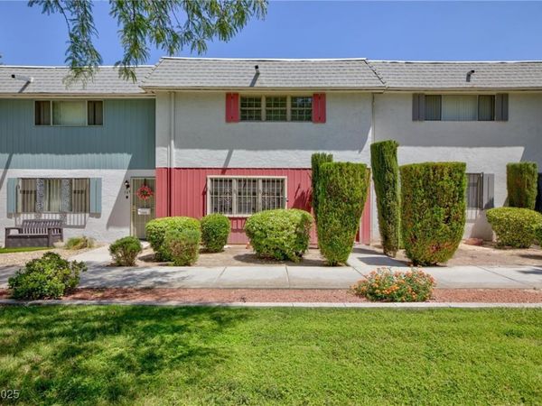 171 Greenbriar Townhouse Way, Las Vegas, NV 89121