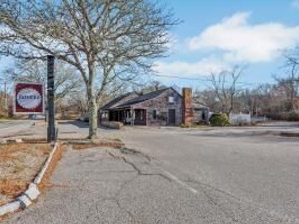 406 Route 6A , East Sandwich, MA 02537