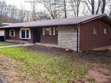 993 Old Point Road, St Albans, WV 25177