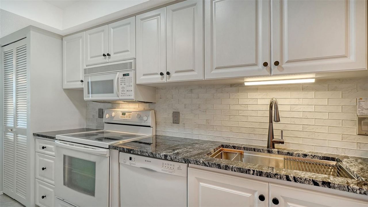 8779 Midnight Pass Road, Unit 502H, Sarasota, FL 34242 Photo