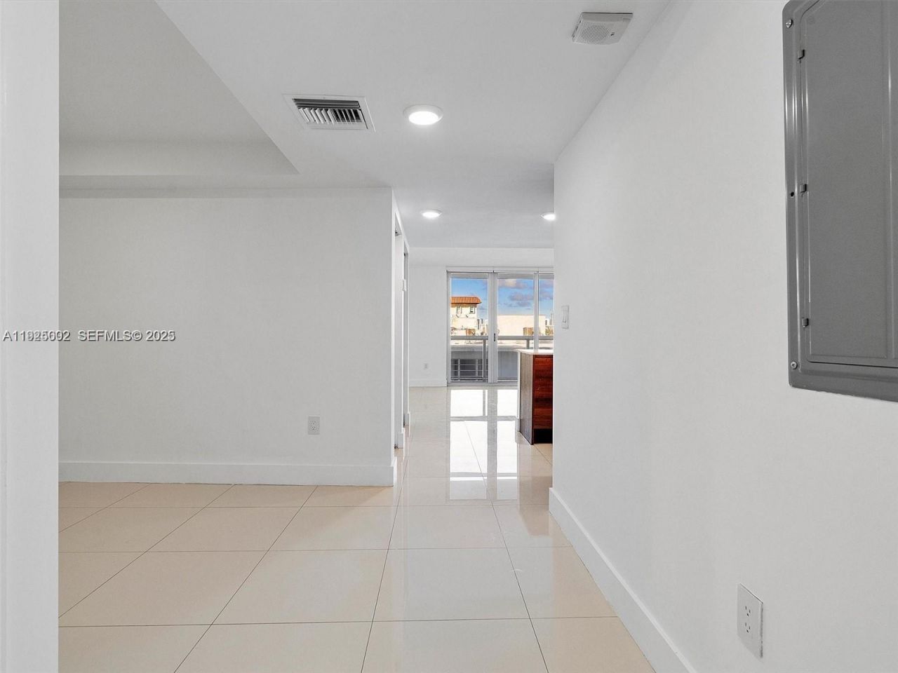 9261 E Bay Harbor Dr, Unit 501, Bay Harbor Islands, FL 33154 Photo