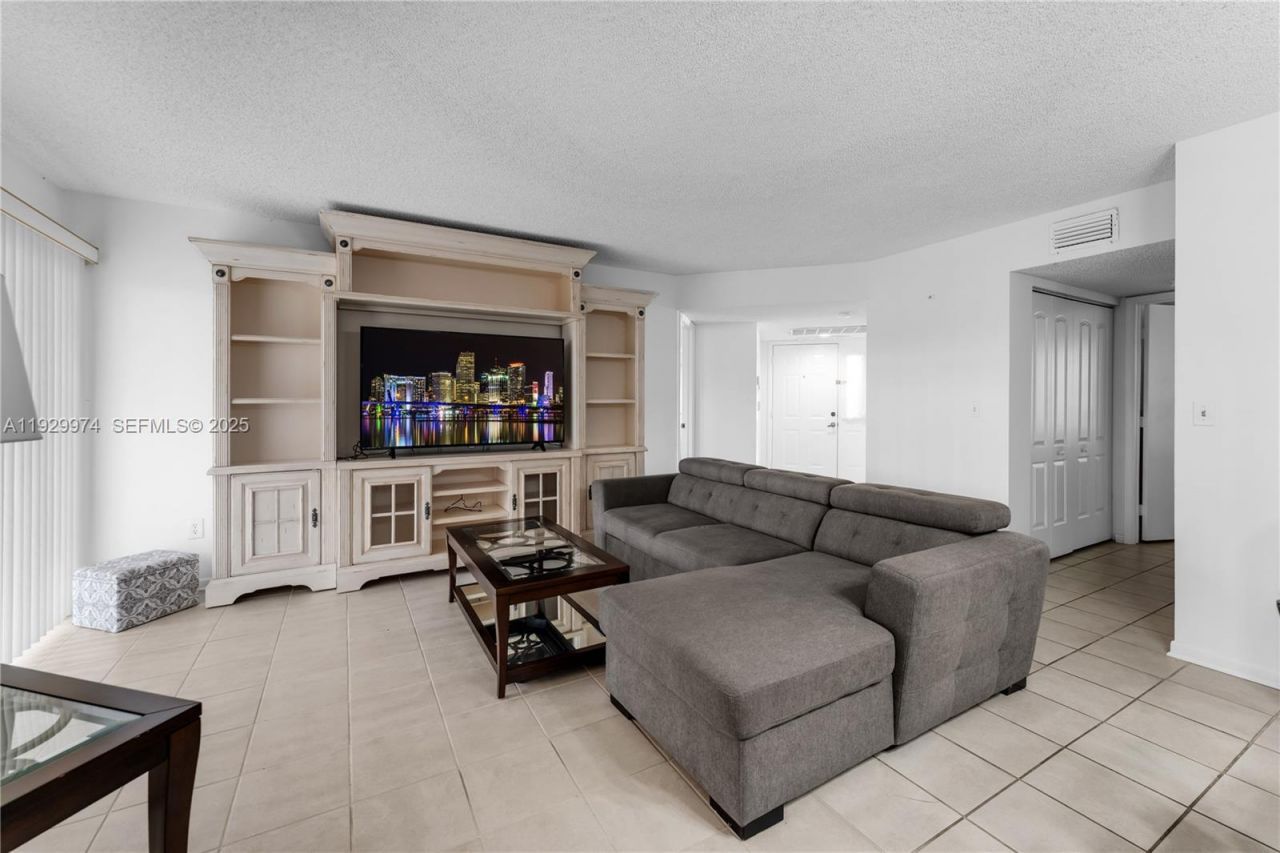 2221 SE 27th Dr, Unit 106-B, Homestead, FL 33035 Photo