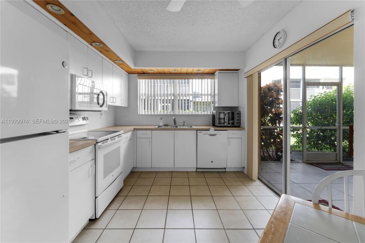 2221 SE 27th Dr, Unit 106-B, Homestead, FL 33035 Photo