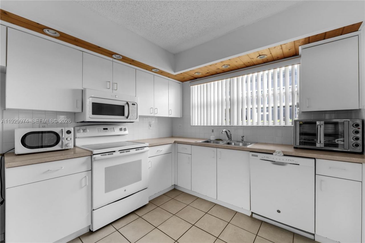 2221 SE 27th Dr, Unit 106-B, Homestead, FL 33035 Photo