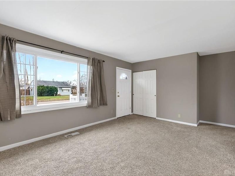 153 N Diana Lane, Fairborn, OH 45324 Photo 8