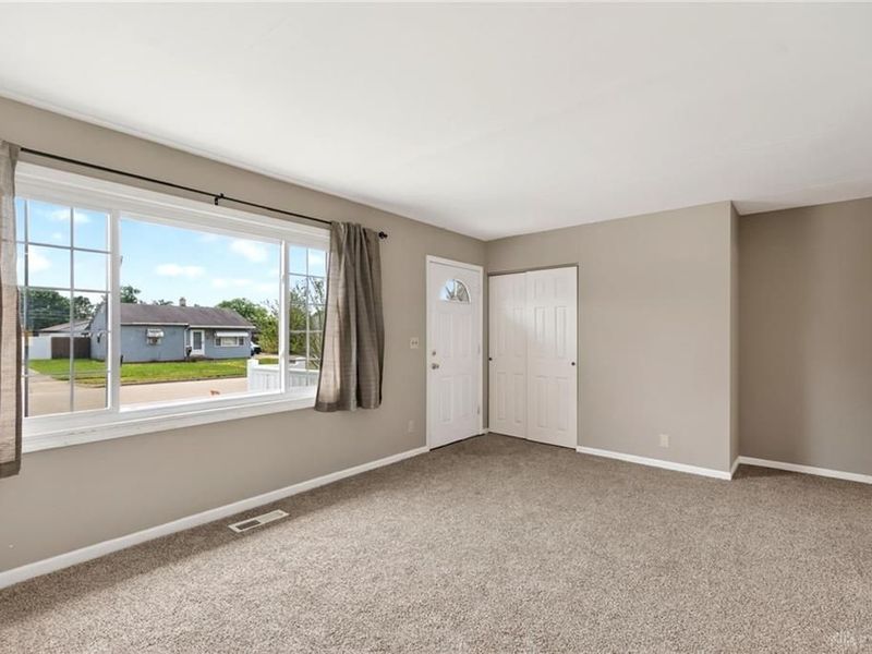 153 N Diana Lane, Fairborn, OH 45324 Photo 9