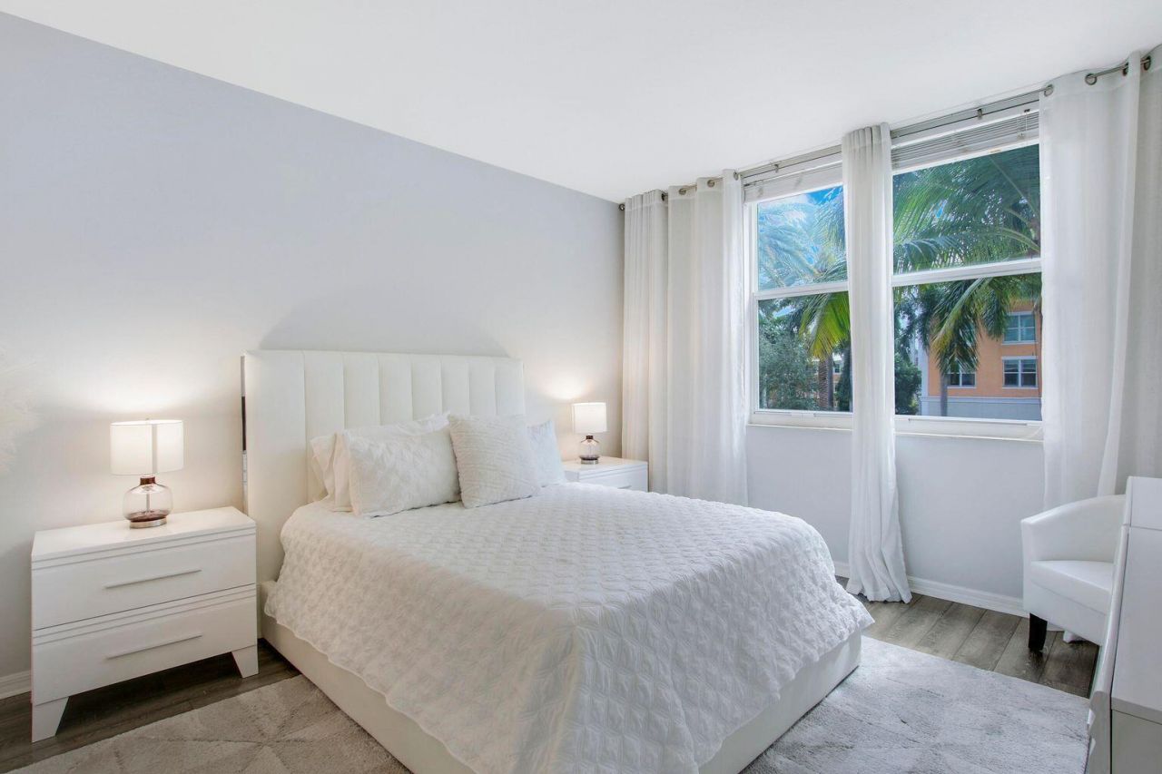 802 W Windward Way, Unit 206, Lantana, FL 33462 Photo