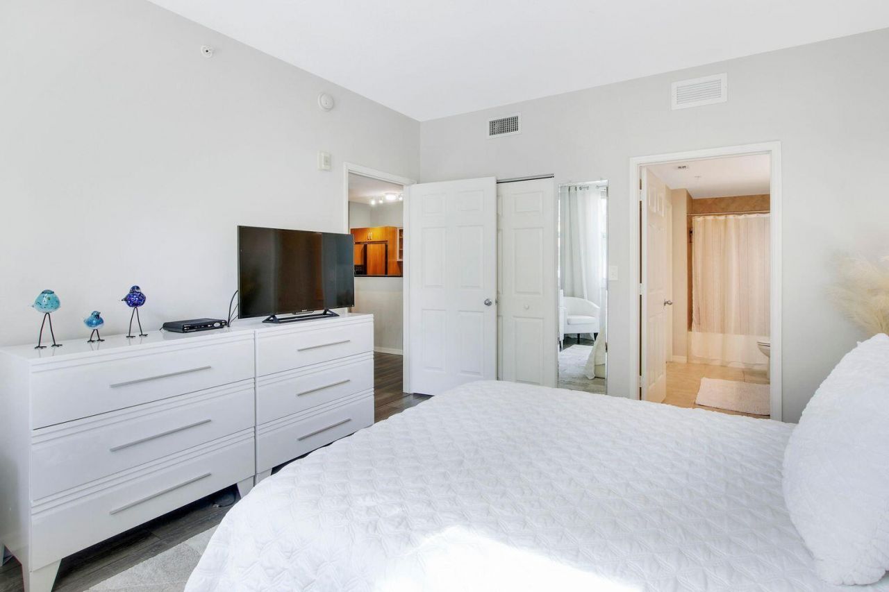 802 W Windward Way, Unit 206, Lantana, FL 33462 Photo