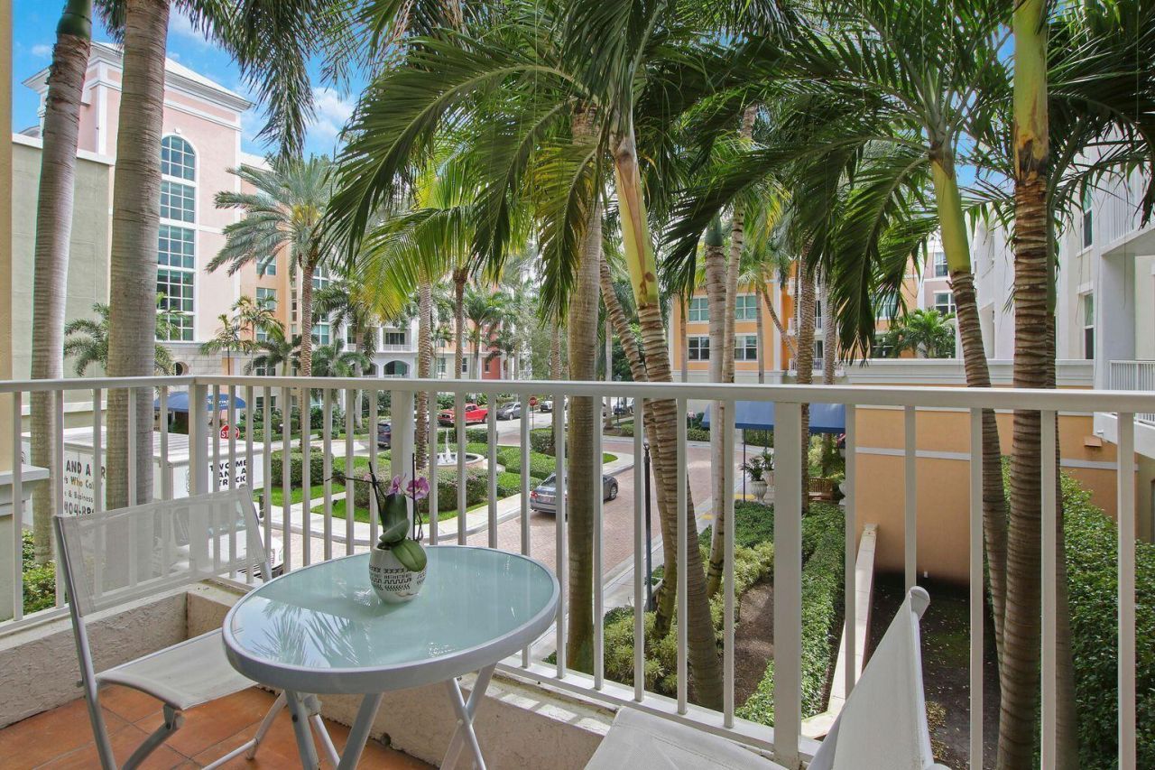 802 W Windward Way, Unit 206, Lantana, FL 33462 Photo