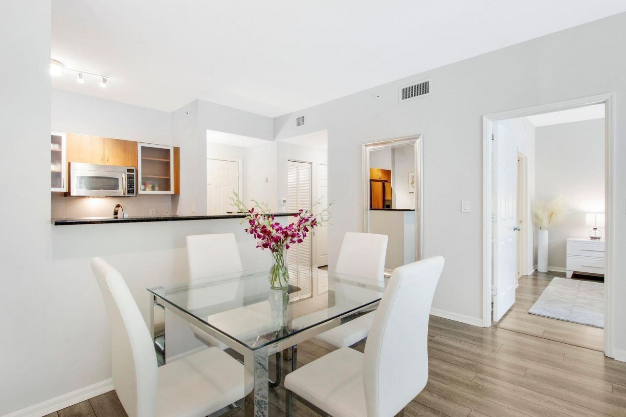 802 W Windward Way, Unit 206, Lantana, FL 33462 Photo