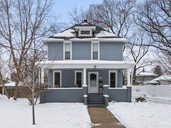 44 Monroe Street, Elgin, IL 60123