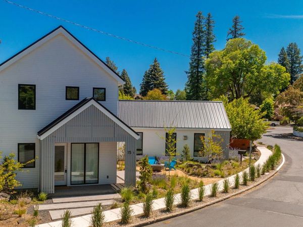 15 NW St Helens Place, Unit # 1 & #2, Bend, OR 97703