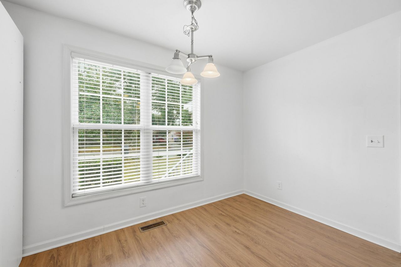 2590 Otranto Road Photo 10