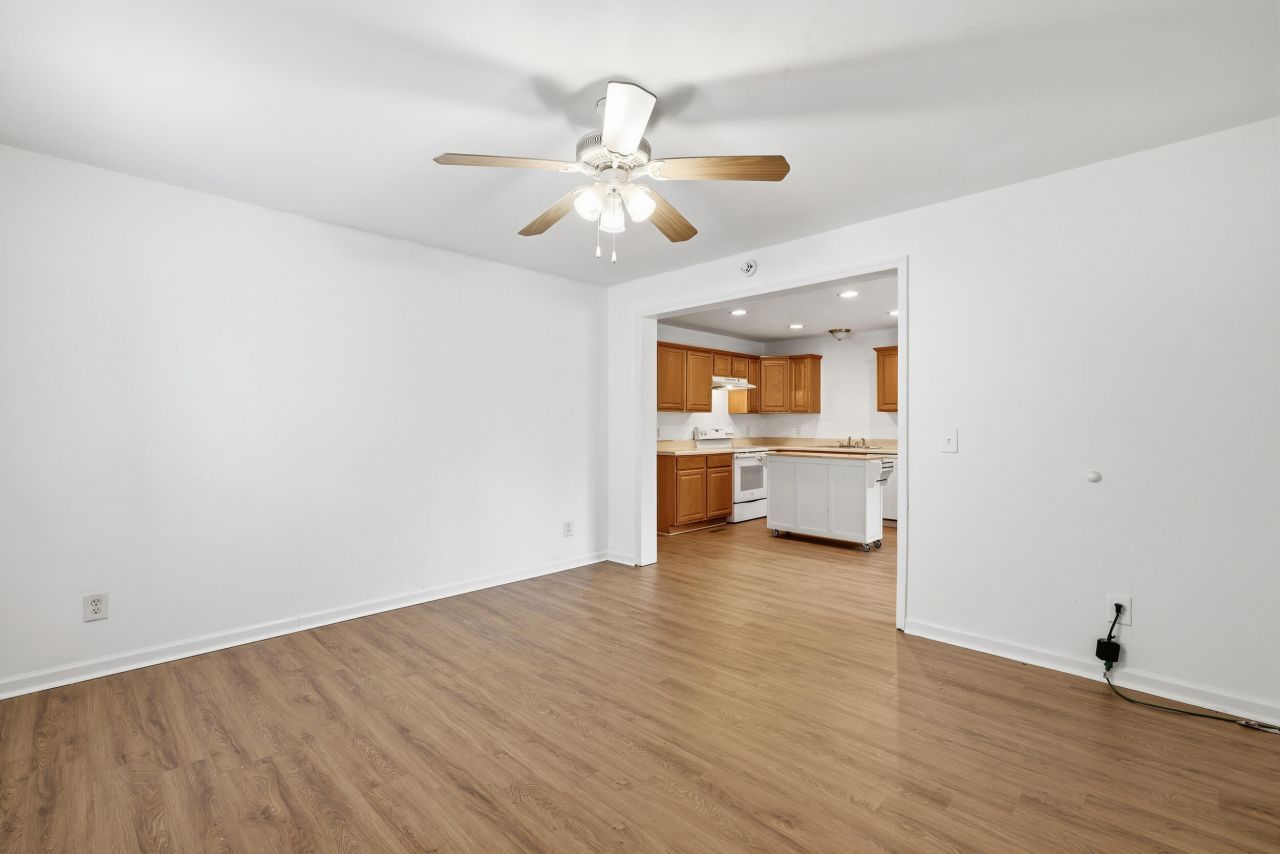 2590 Otranto Road Photo 12