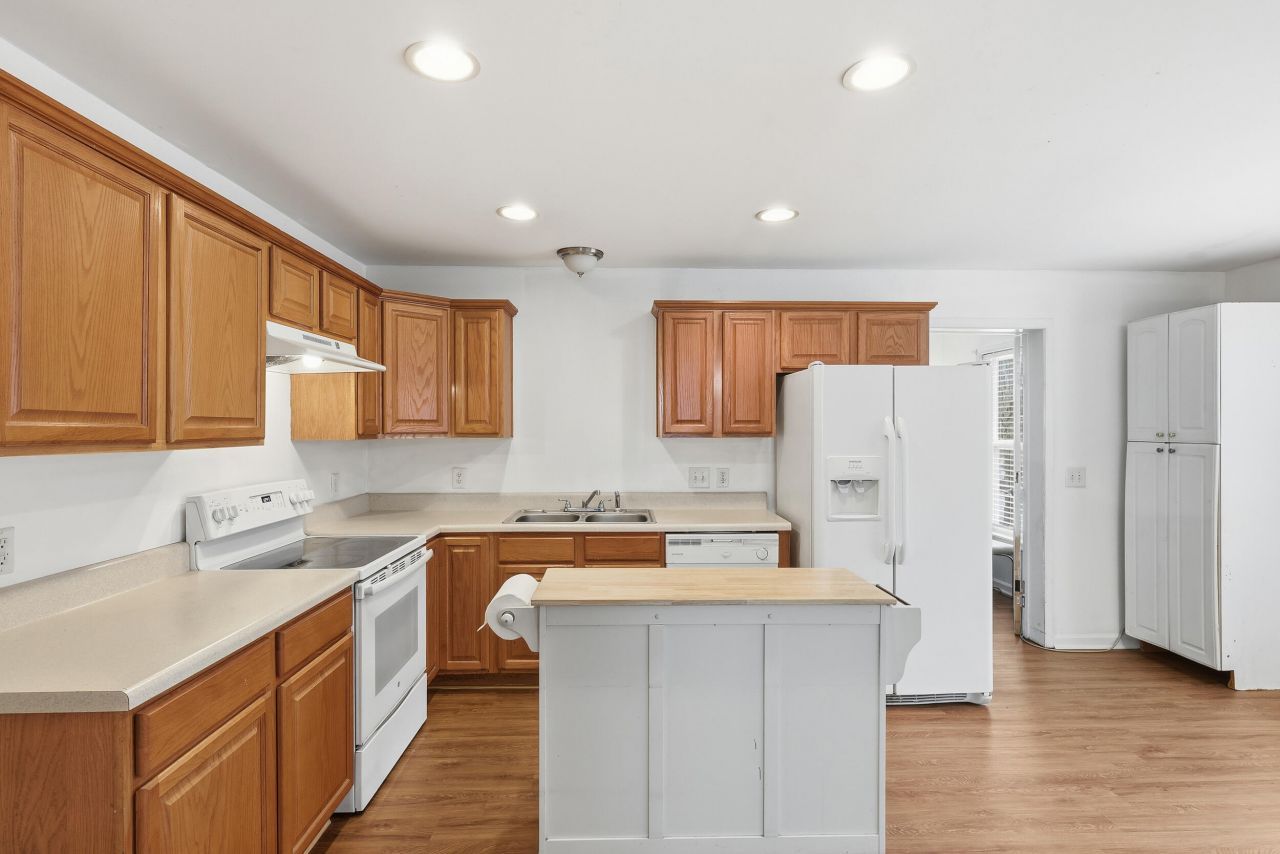 2590 Otranto Road Photo 13