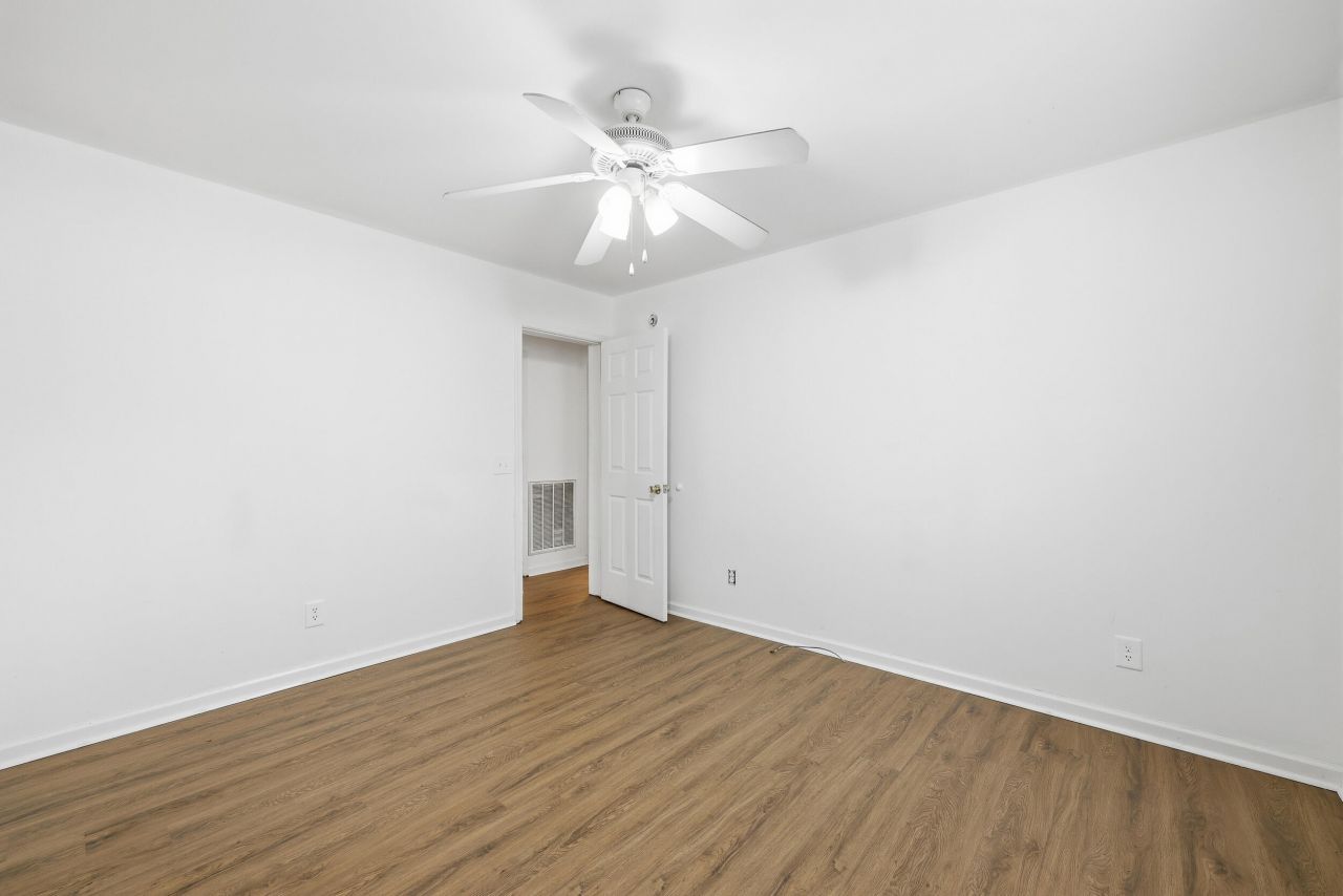 2590 Otranto Road Photo 24