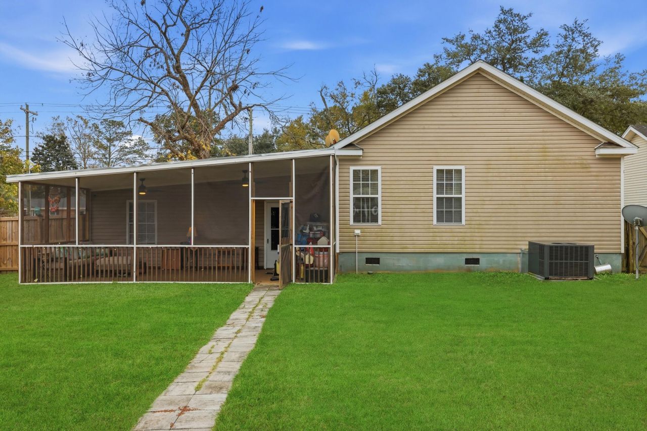 2590 Otranto Road Photo 35