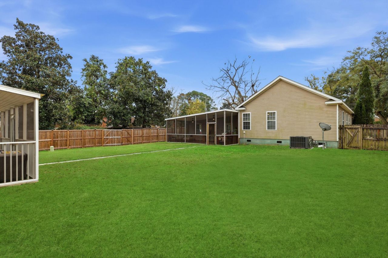 2590 Otranto Road Photo 37