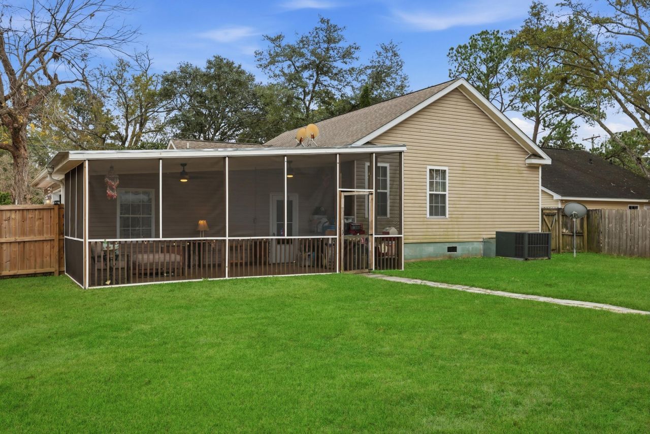 2590 Otranto Road Photo 38