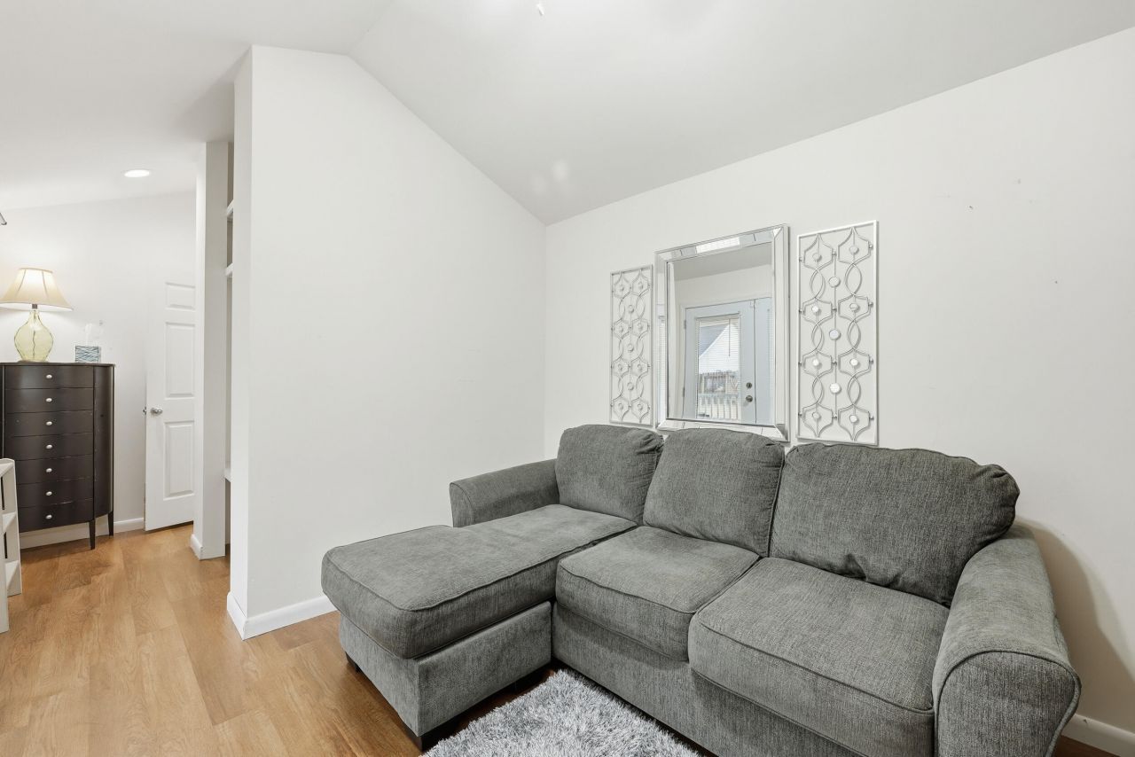 2590 Otranto Road Photo 40