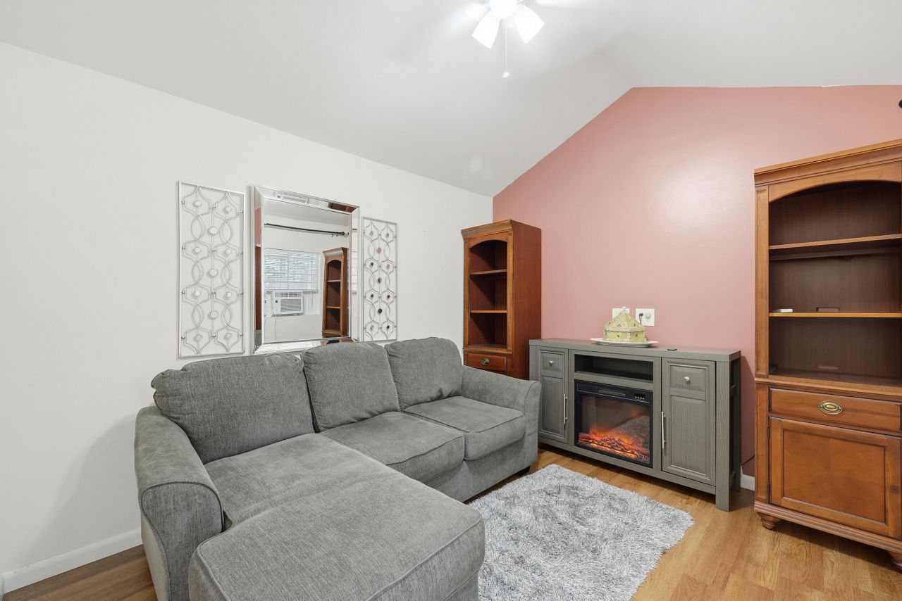 2590 Otranto Road Photo 41