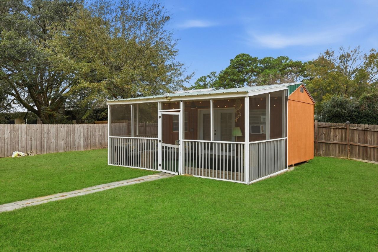 2590 Otranto Road Photo 45