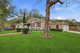 2590 Otranto Road photo 4