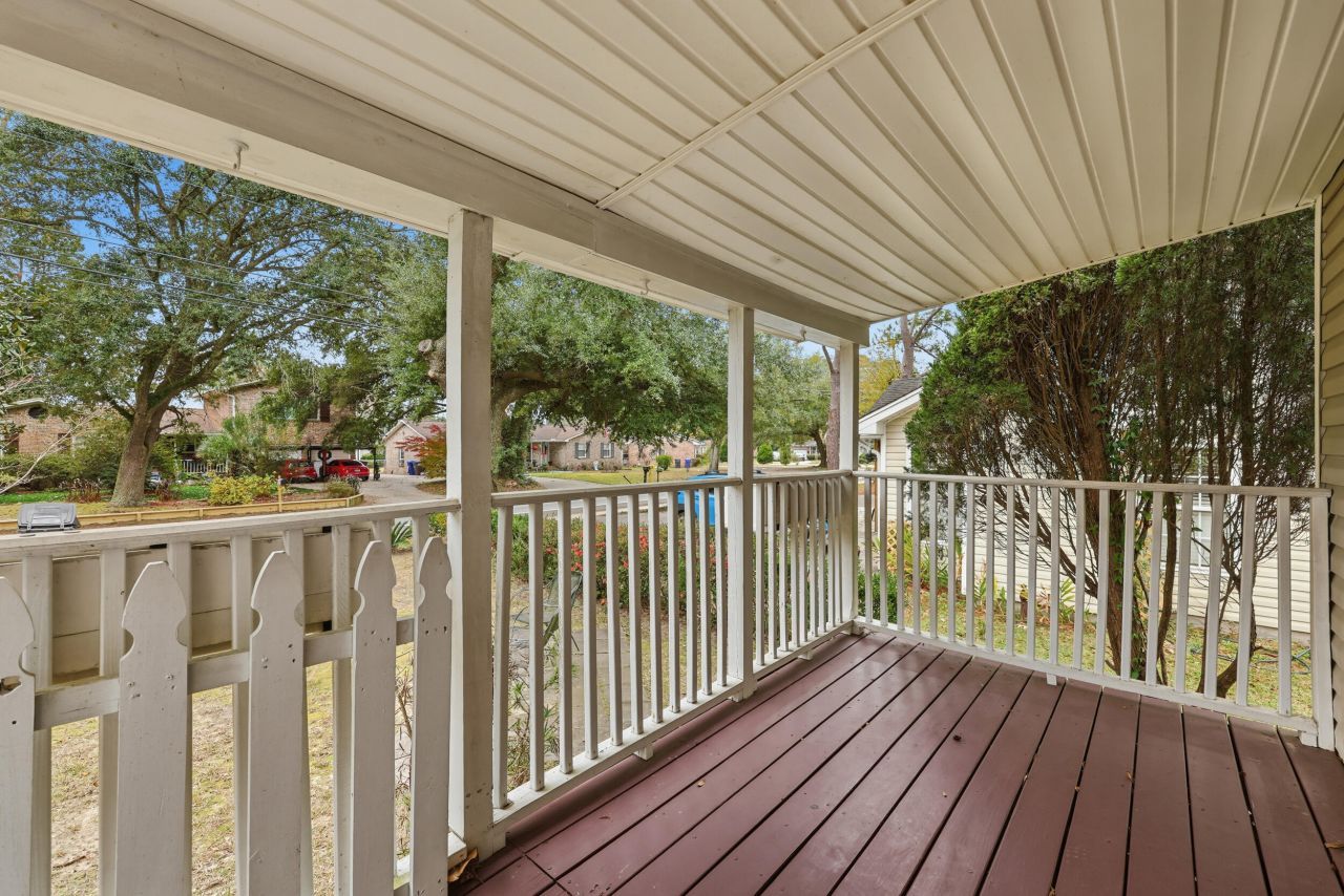 2590 Otranto Road Photo 6