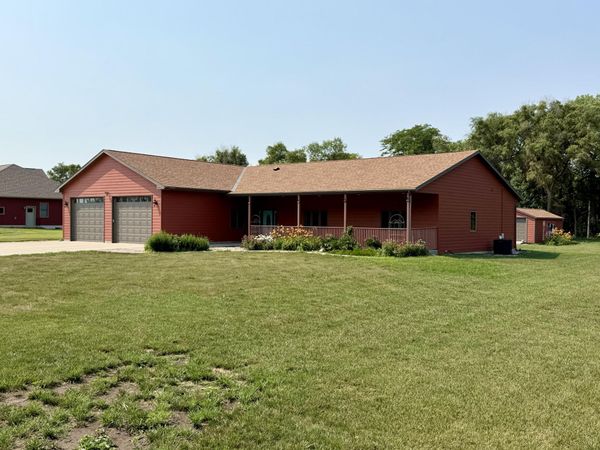 410 Nathan Ave, Mitchell, SD 57301